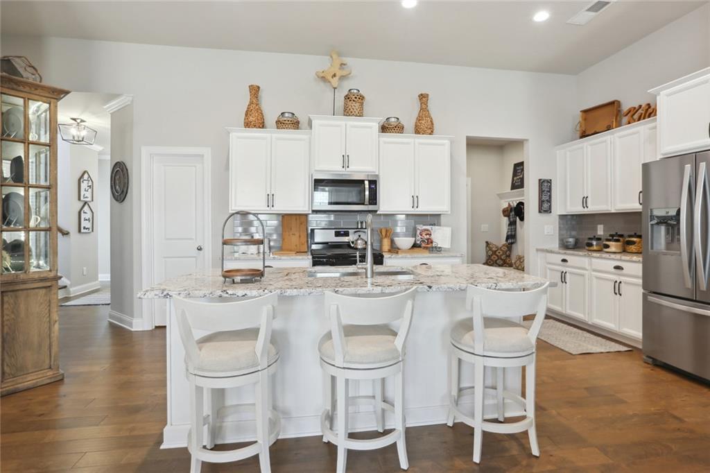 220 Lakeside Place Canton, GA 30114 - Photo 10 of 31