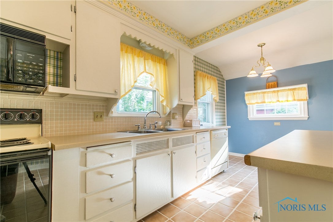 3944 Grantley Road Toledo, OH 43613 - Photo 11 of 36 Gallery Image 11