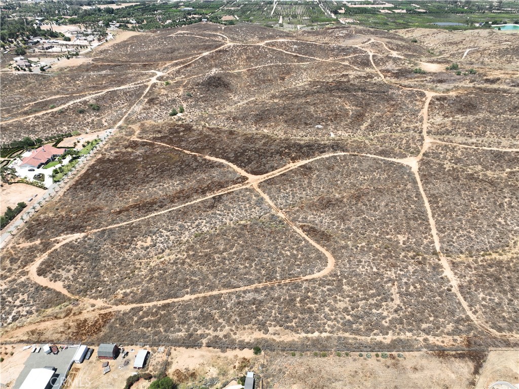 0 Constable Road Riverside, CA 92506 - Photo 2 of 8 a view of a yard with an outdoor space
