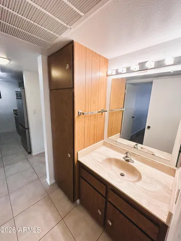 $950 | 3033 East Devonshire Avenue, Unit 3008, Phoenix, AZ 85016