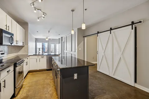 $424,900 | 1803 Broadway, Unit 504, Nashville, TN 37203