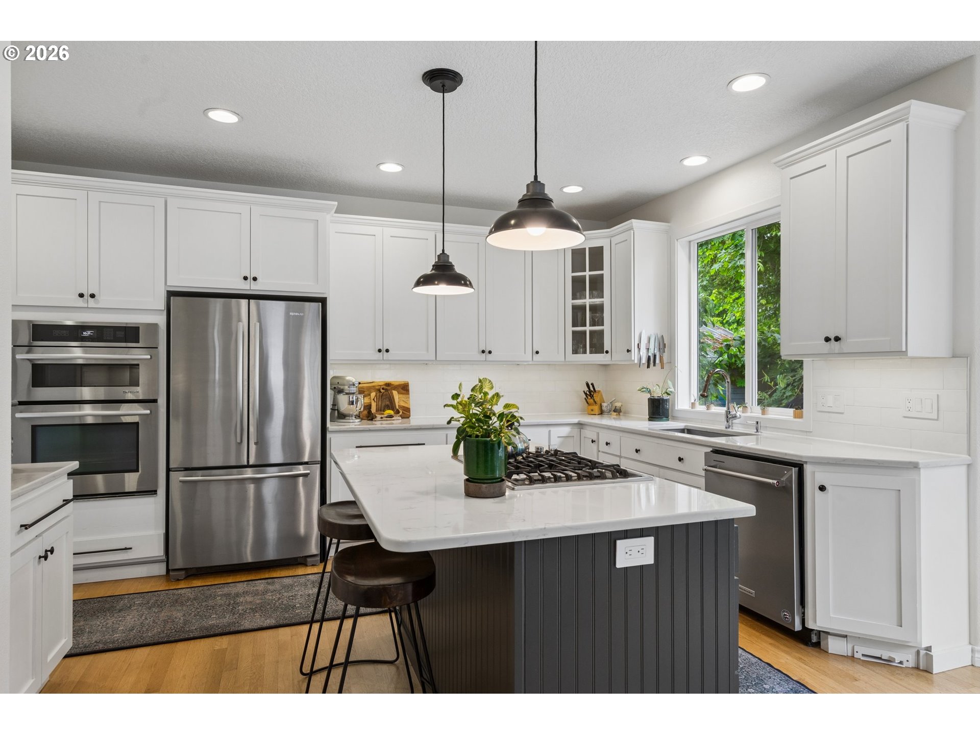 9509 Southwest View Point Terrace Portland, OR 97219 - Photo 12 of 41 Gallery Image 12