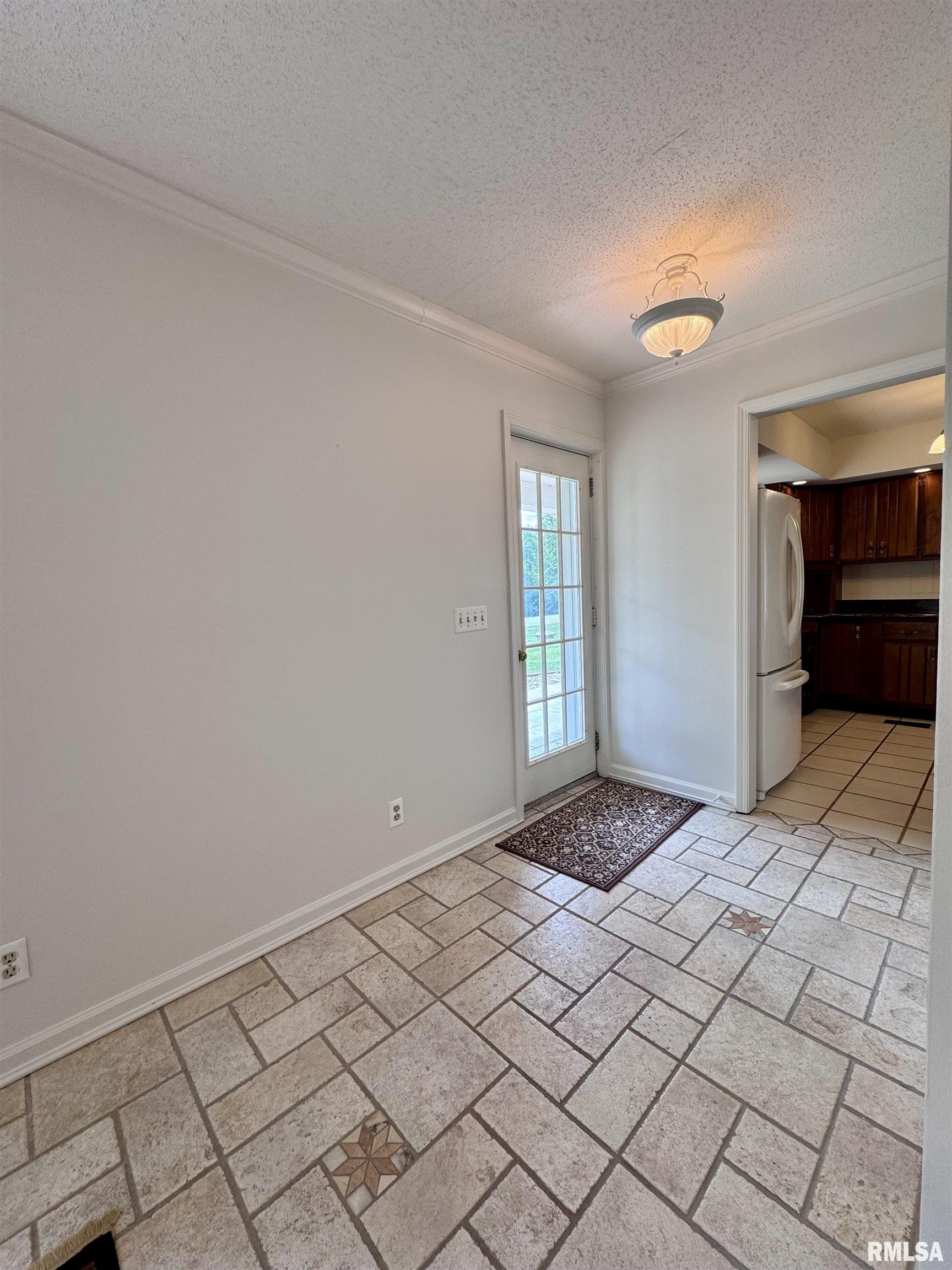 12740 North 1050th Road Macomb, IL 61455 - Photo 2 of 43 Gallery Image 2