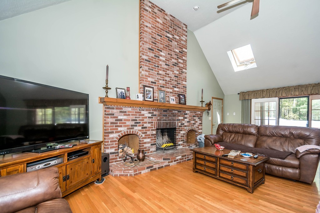42 Gilman Road Billerica, MA 01862 - Photo 5 of 21 Gallery Image 5