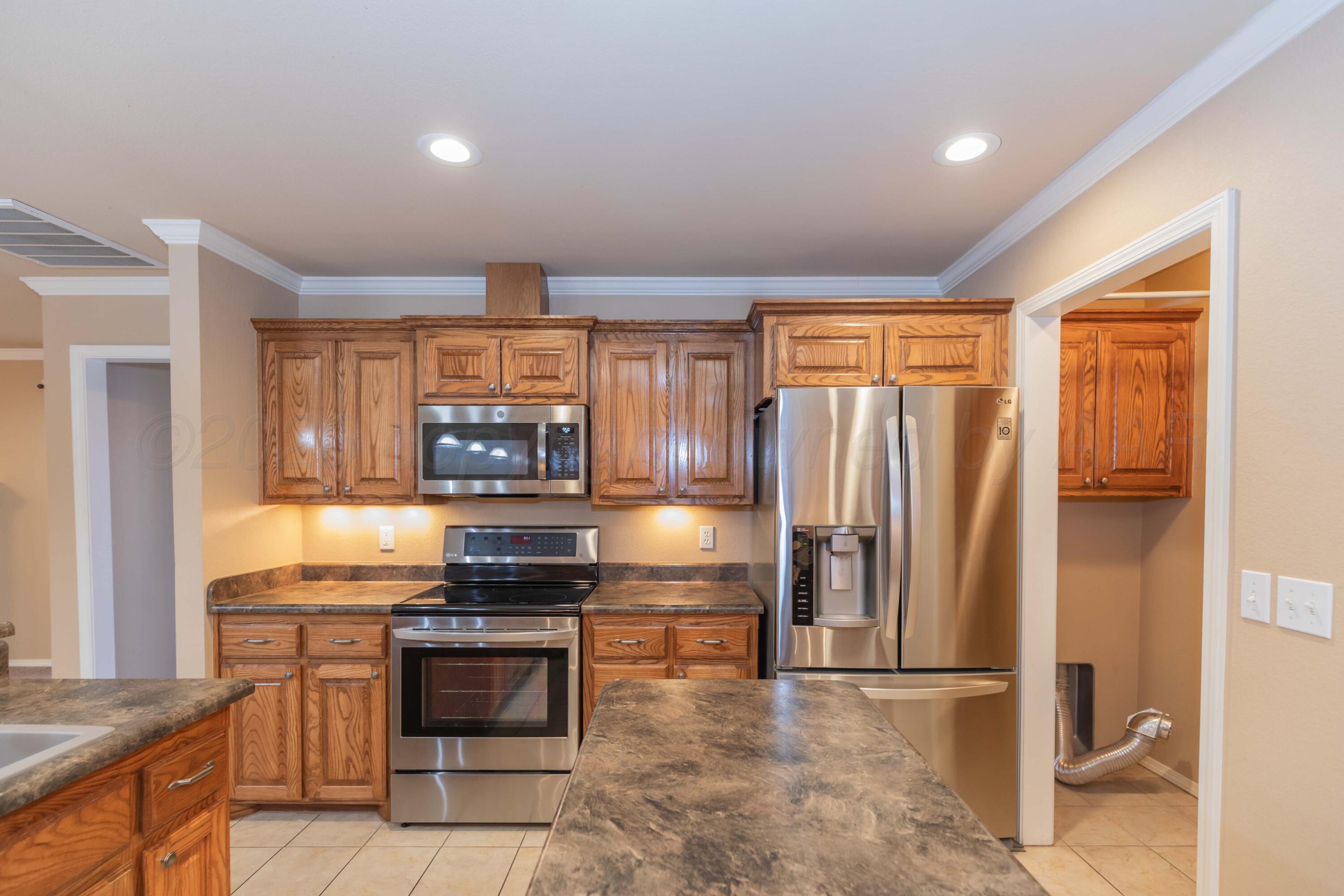 4519 Ida Louise Court Amarillo, TX 79110 - Photo 10 of 28 KITCHEN VIEW 4