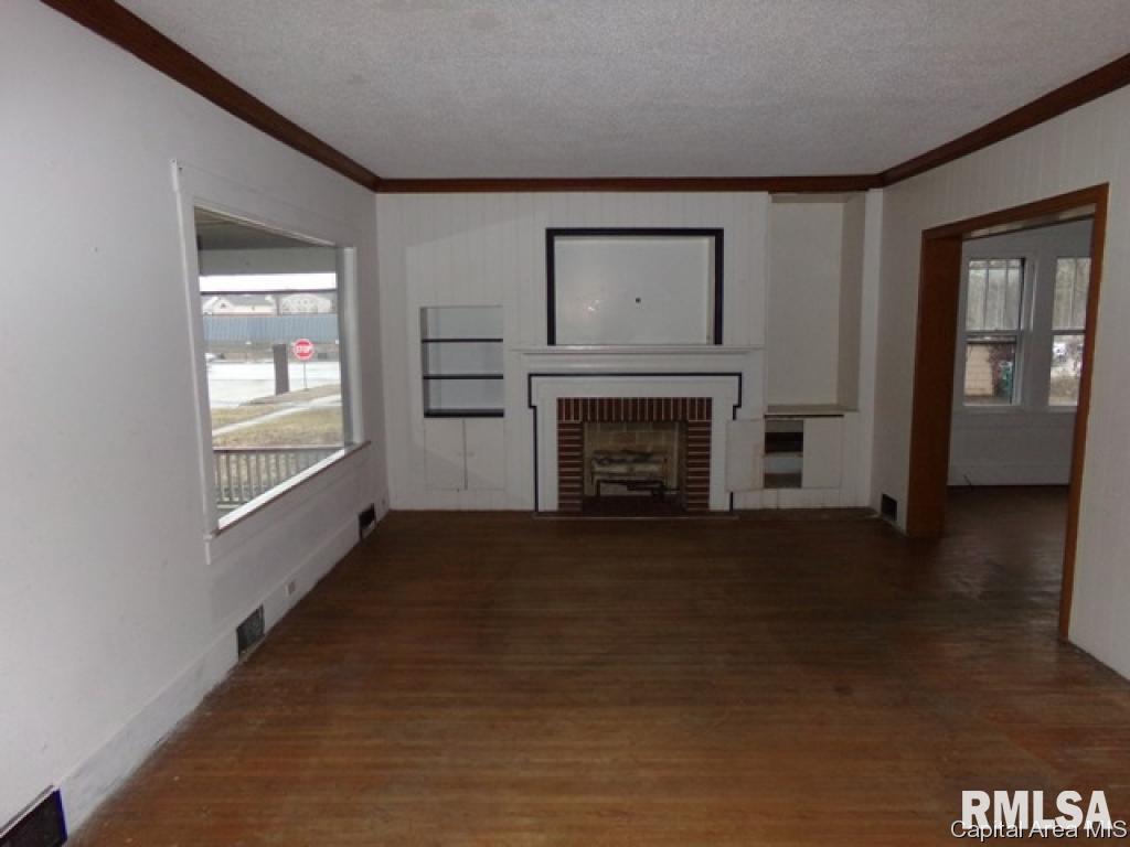 1325 West Decatur Street Decatur, IL 62522 - Photo 3 of 20