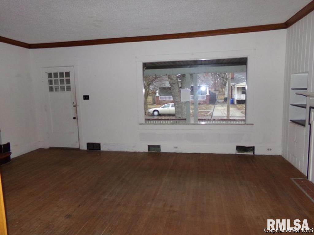 1325 West Decatur Street Decatur, IL 62522 - Photo 4 of 20