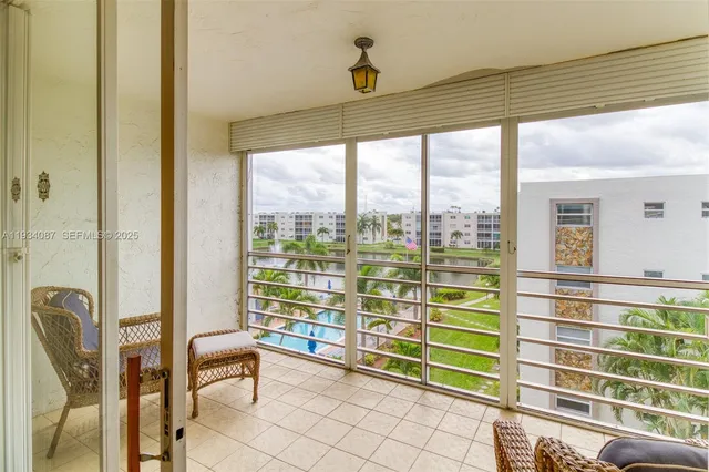 $165,000 | 314 Southeast 10th Street, Unit 406, Dania Beach, FL 33004