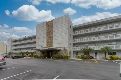 $165,000 | 314 Southeast 10th Street, Unit 406, Dania Beach, FL 33004