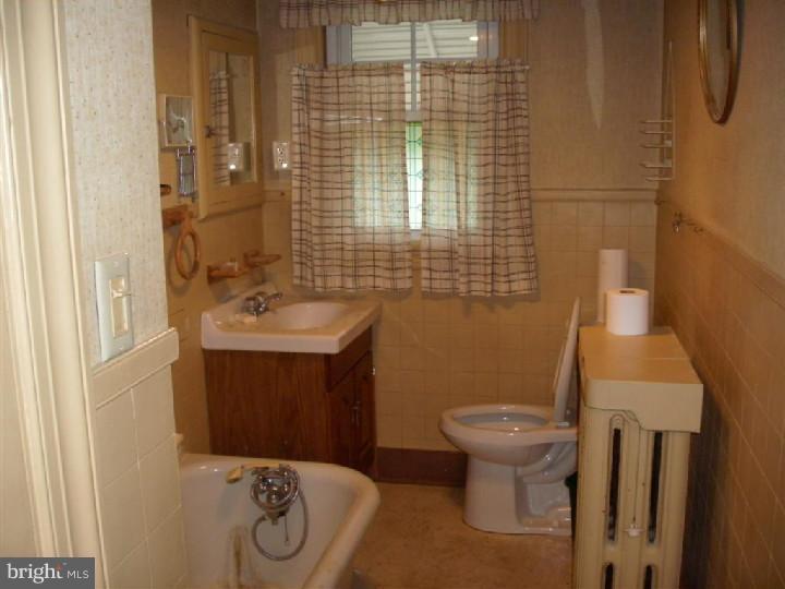 1018 Lancaster Avenue Reading, PA 19607 - Photo 13 of 21 Gallery Image 13