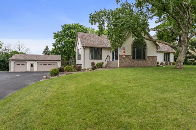 $699,000 | 1901 Lexington Avenue South, Mendota Heights, MN 55118