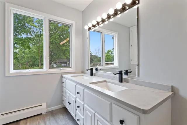 $699,000 | 1901 Lexington Avenue South, Mendota Heights, MN 55118