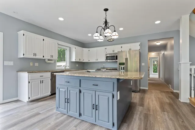 $699,000 | 1901 Lexington Avenue South, Mendota Heights, MN 55118