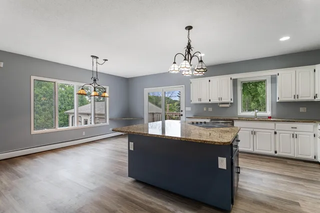 $699,000 | 1901 Lexington Avenue South, Mendota Heights, MN 55118