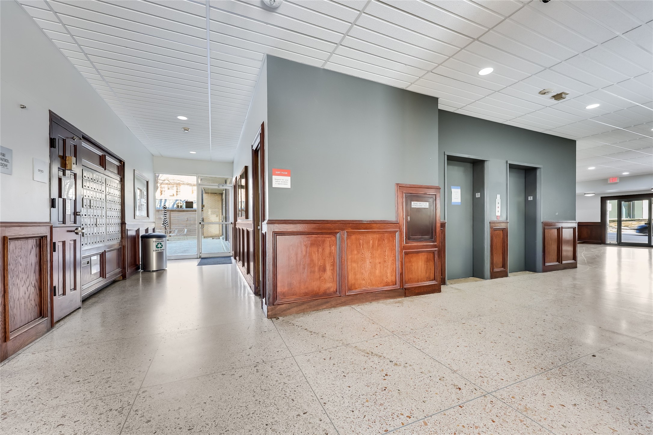 1800 Lavaca Street, Unit A711 Austin, TX 78701 - Photo 18 of 18 a view of a hallway with entryway