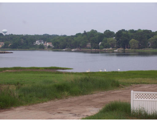 39 Woronoco Road Weymouth, MA 02191 - Photo 2 of 5 Gallery Image 2
