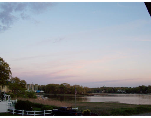 39 Woronoco Road Weymouth, MA 02191 - Photo 4 of 5 Gallery Image 4