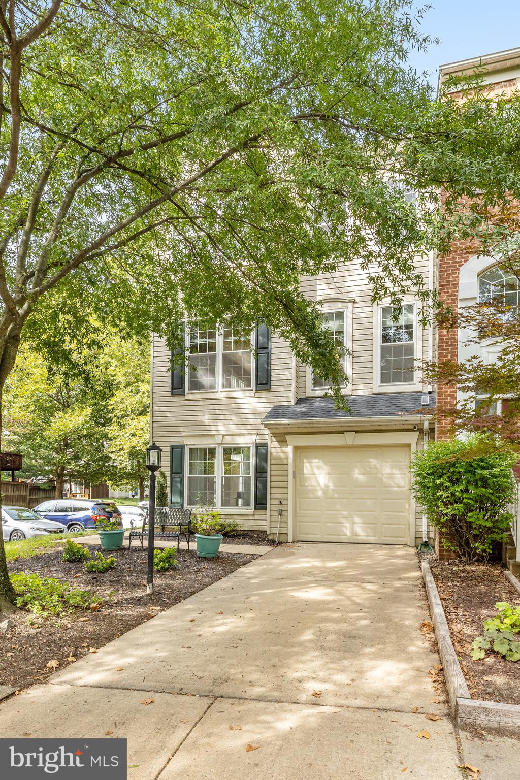 21659 Frame Square Broadlands, VA 20148 - Photo 2 of 44 End-Unit Townhouse