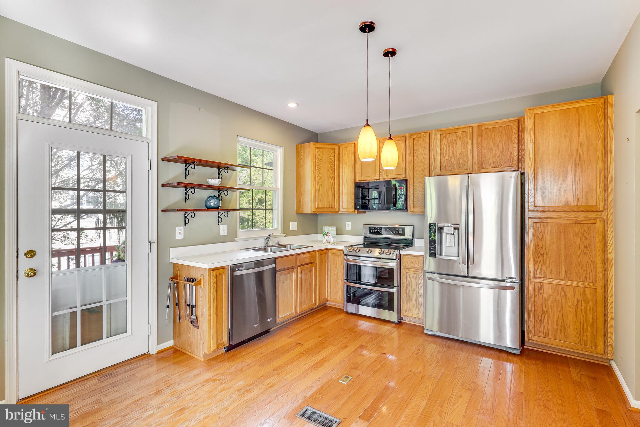 21659 Frame Square Broadlands, VA 20148 - Photo 23 of 44 Large Kitchen Area