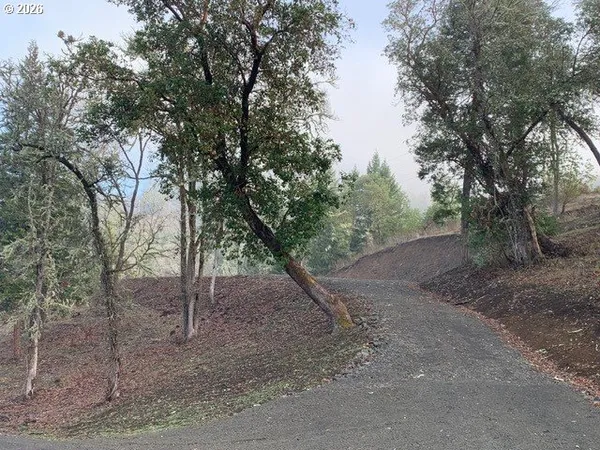 $225,000 | 1 Northeast Pearce Road, Unit 1, Roseburg, OR 97470