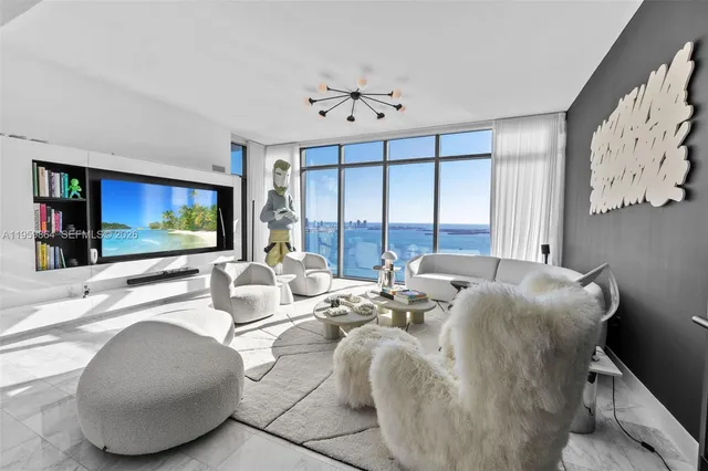 $3,250,000 | 1451 Brickell Avenue, Unit 4401, Miami, FL 33131