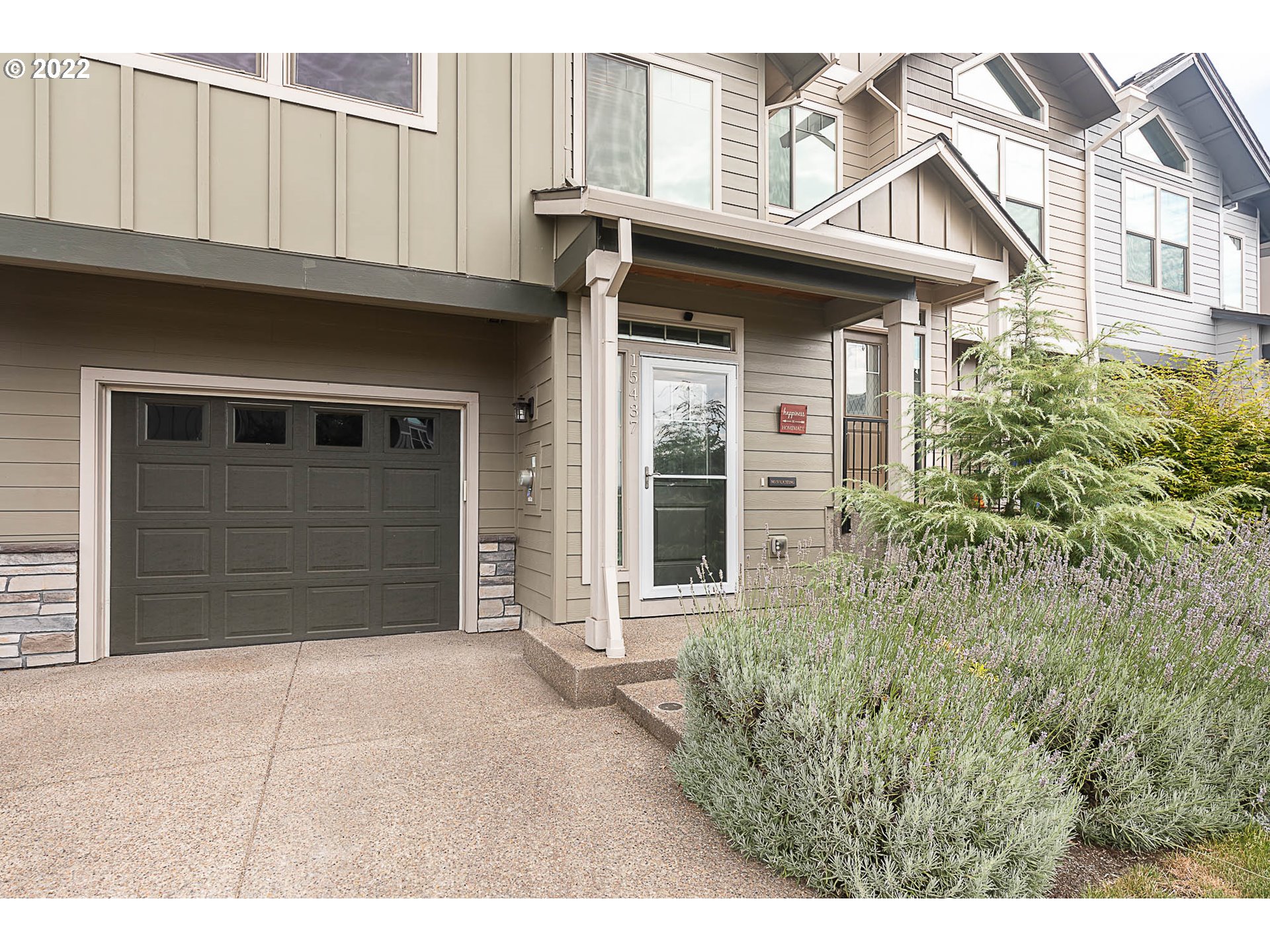 15437 Southeast Cobalt Loop Damascus, OR 97089 - Photo 2 of 32