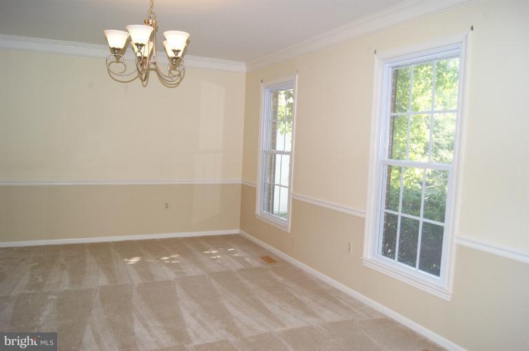 7612 Modisto Lane Springfield, VA 22153 - Photo 14 of 30 Living Room