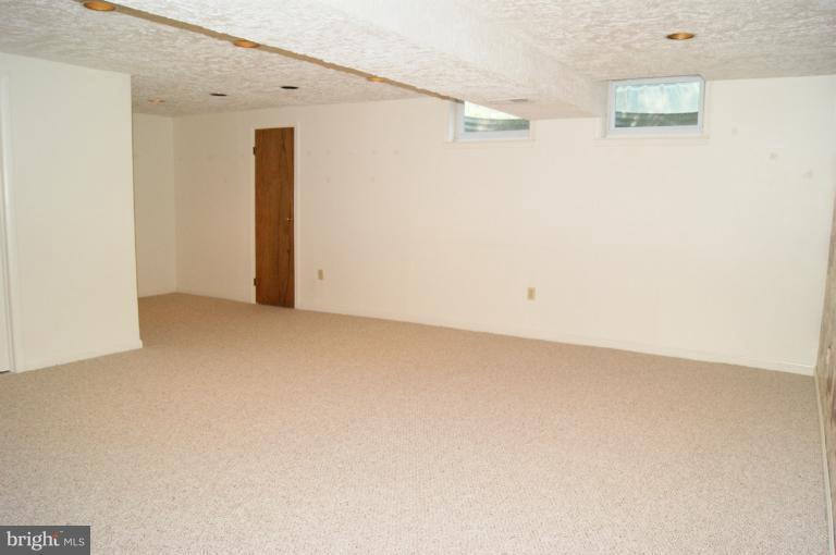 7612 Modisto Lane Springfield, VA 22153 - Photo 17 of 30 Interior (General)