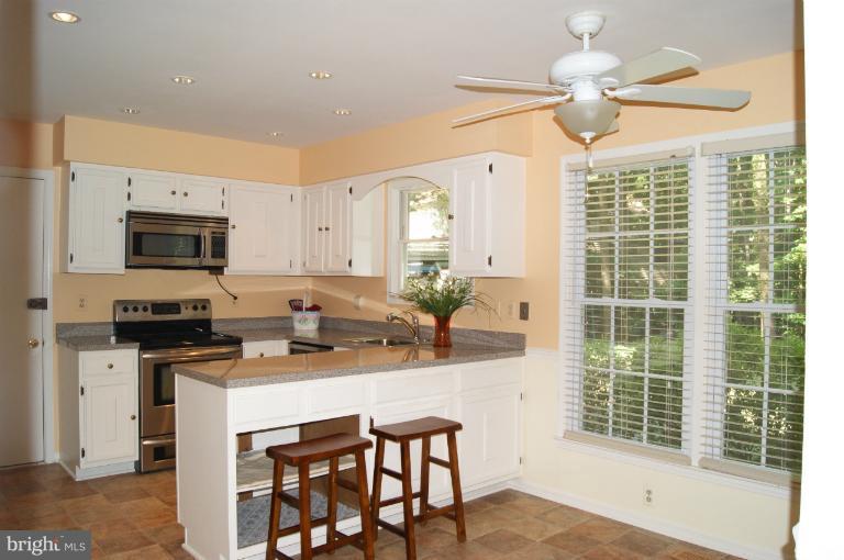 7612 Modisto Lane Springfield, VA 22153 - Photo 19 of 30 Kitchen
