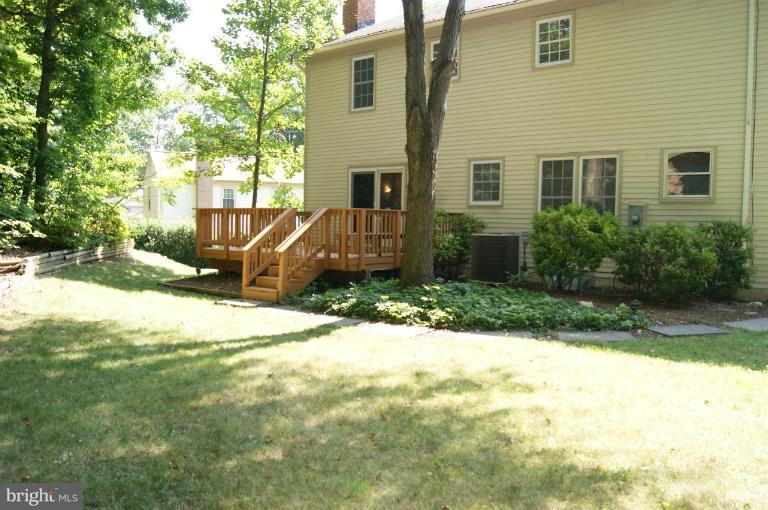 7612 Modisto Lane Springfield, VA 22153 - Photo 8 of 30 Exterior (Rear)