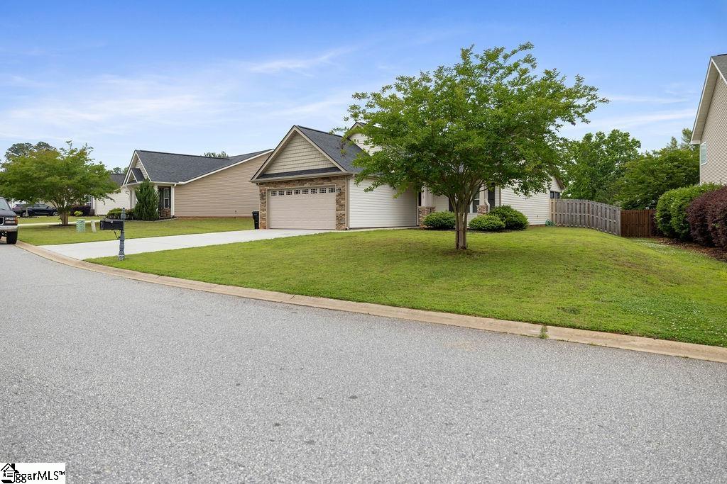 1013 Whirlaway Circle Anderson, SC 29621 - Photo 4 of 26