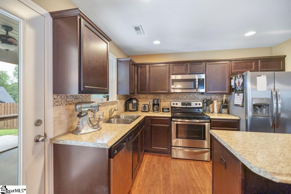 1013 Whirlaway Circle Anderson, SC 29621 - Photo 8 of 26