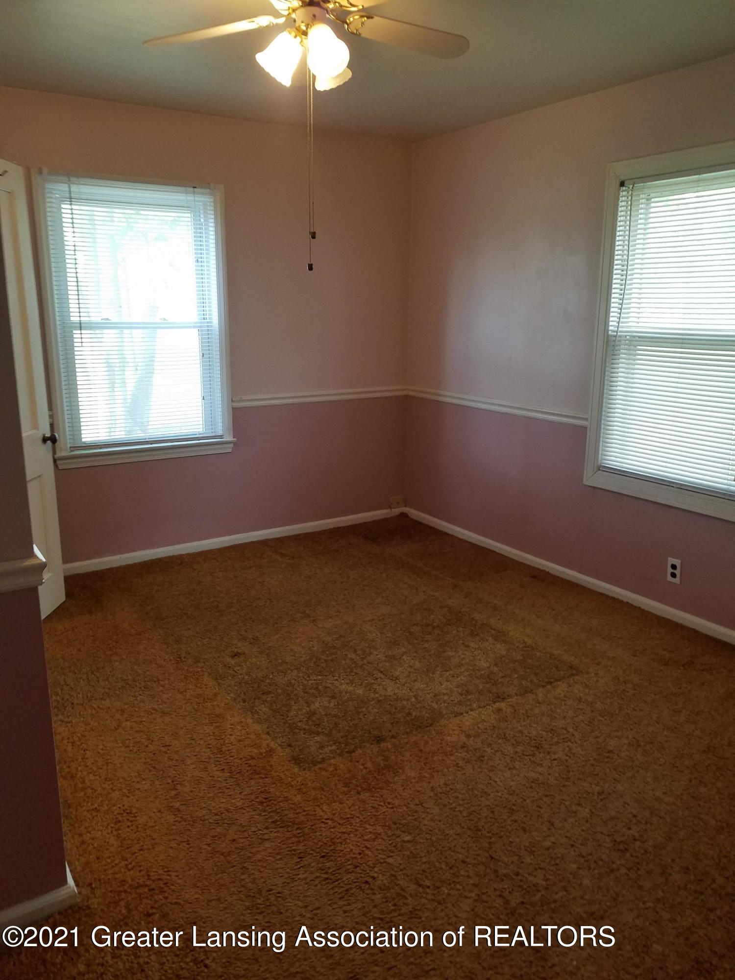 3907 Ruth Avenue Lansing, MI 48910 - Photo 6 of 13 20210421_171221