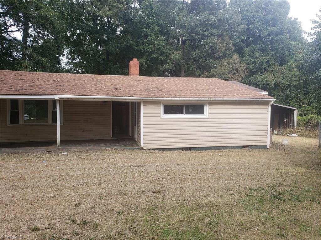 1537 Skeet Club Road High Point, NC 27265 - Photo 3 of 20 Gallery Image 3