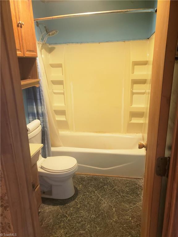 1537 Skeet Club Road High Point, NC 27265 - Photo 10 of 20 Gallery Image 10