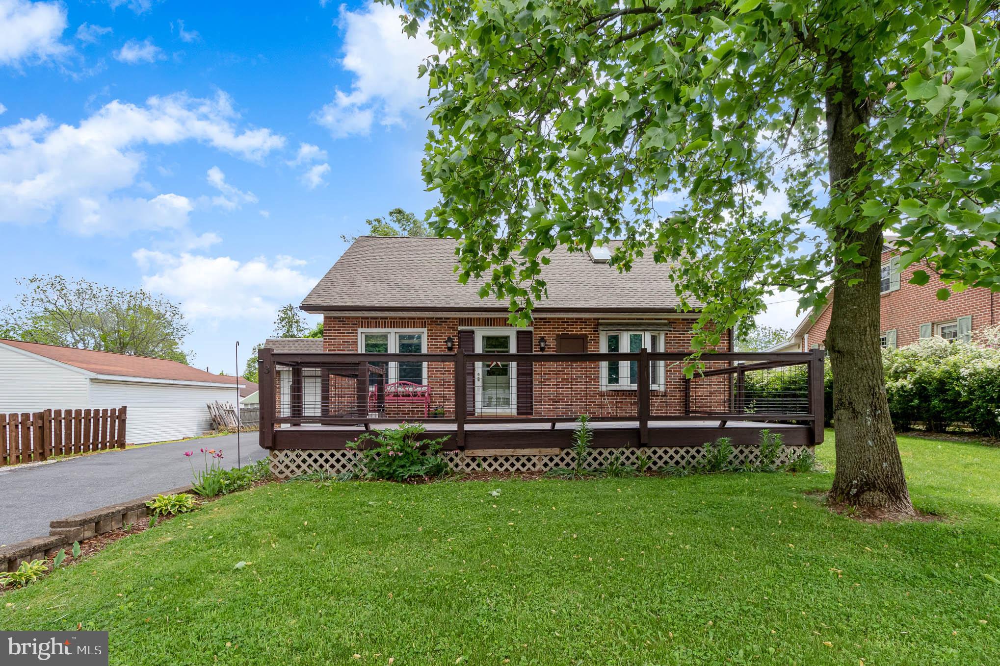 3 Locust Street Gettysburg, PA 17325 - Photo 2 of 25