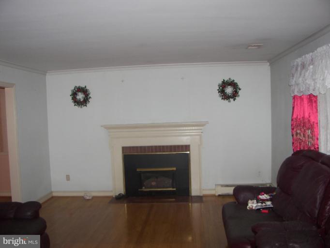 9318 Lanham Severn Road Lanham, MD 20706 - Photo 7 of 12 Living Room
