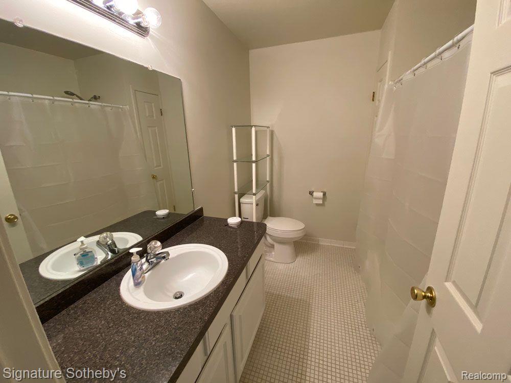 32264 West 12 Mile Road, Unit 26 Farmington, MI 48334 - Photo 18 of 19