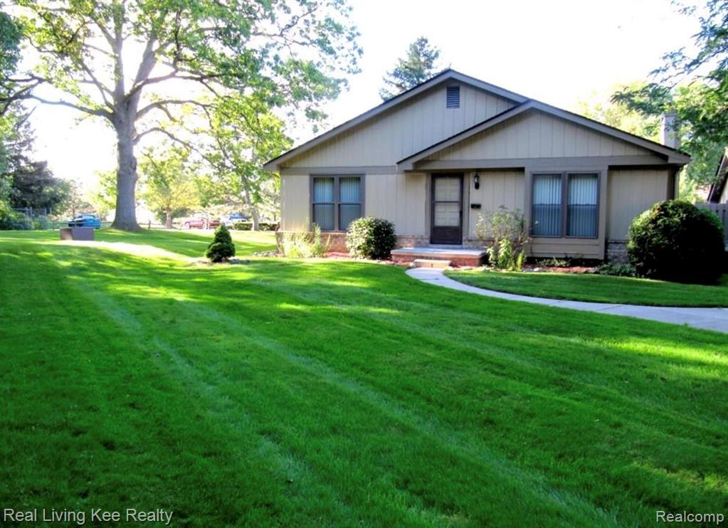 901 Lafayette Court, Unit 10 Rochester Hills, MI 48307 - Photo 3 of 24