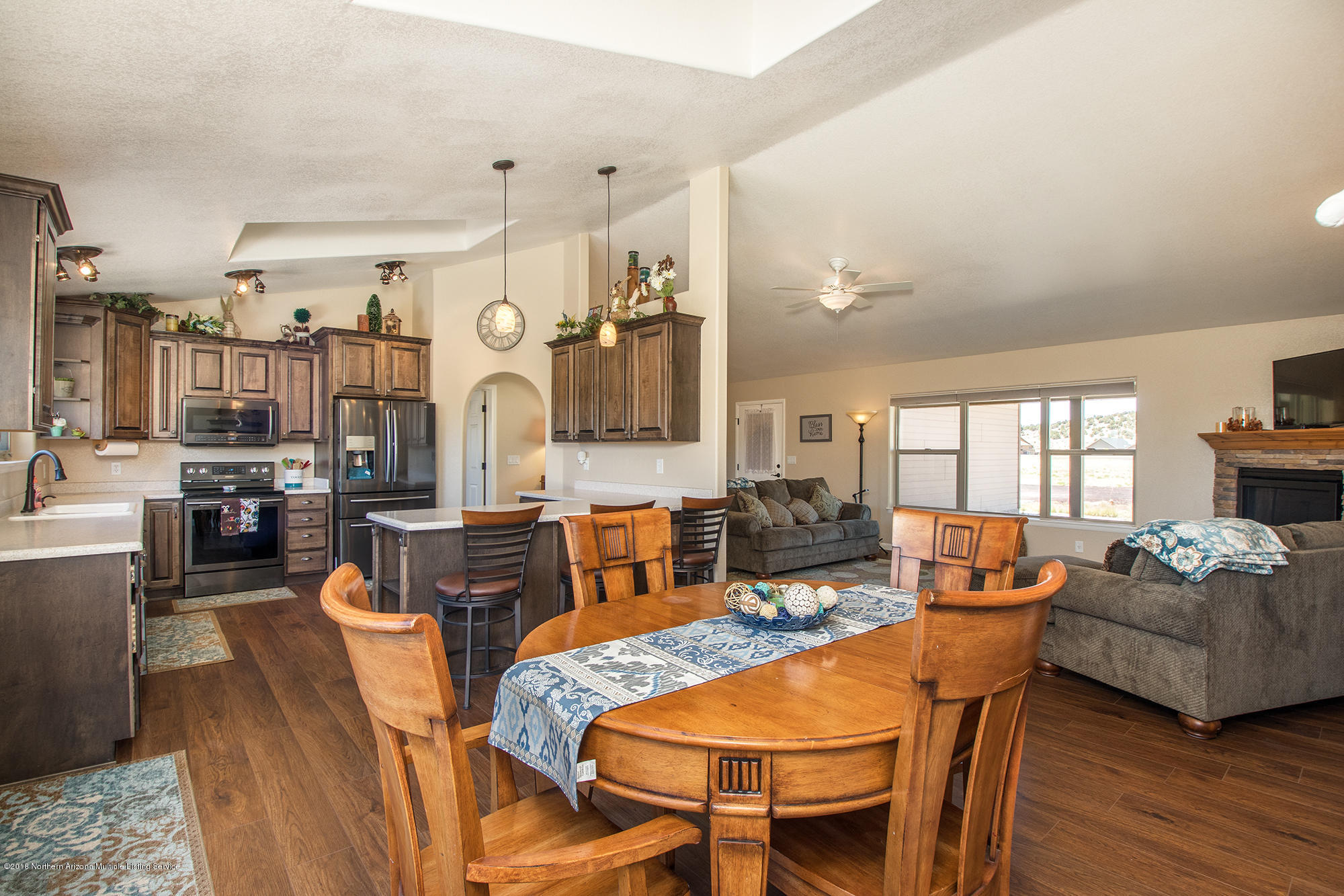 9783 Colfax Road Flagstaff, AZ 86004 - Photo 6 of 24 Kitchen and Dining