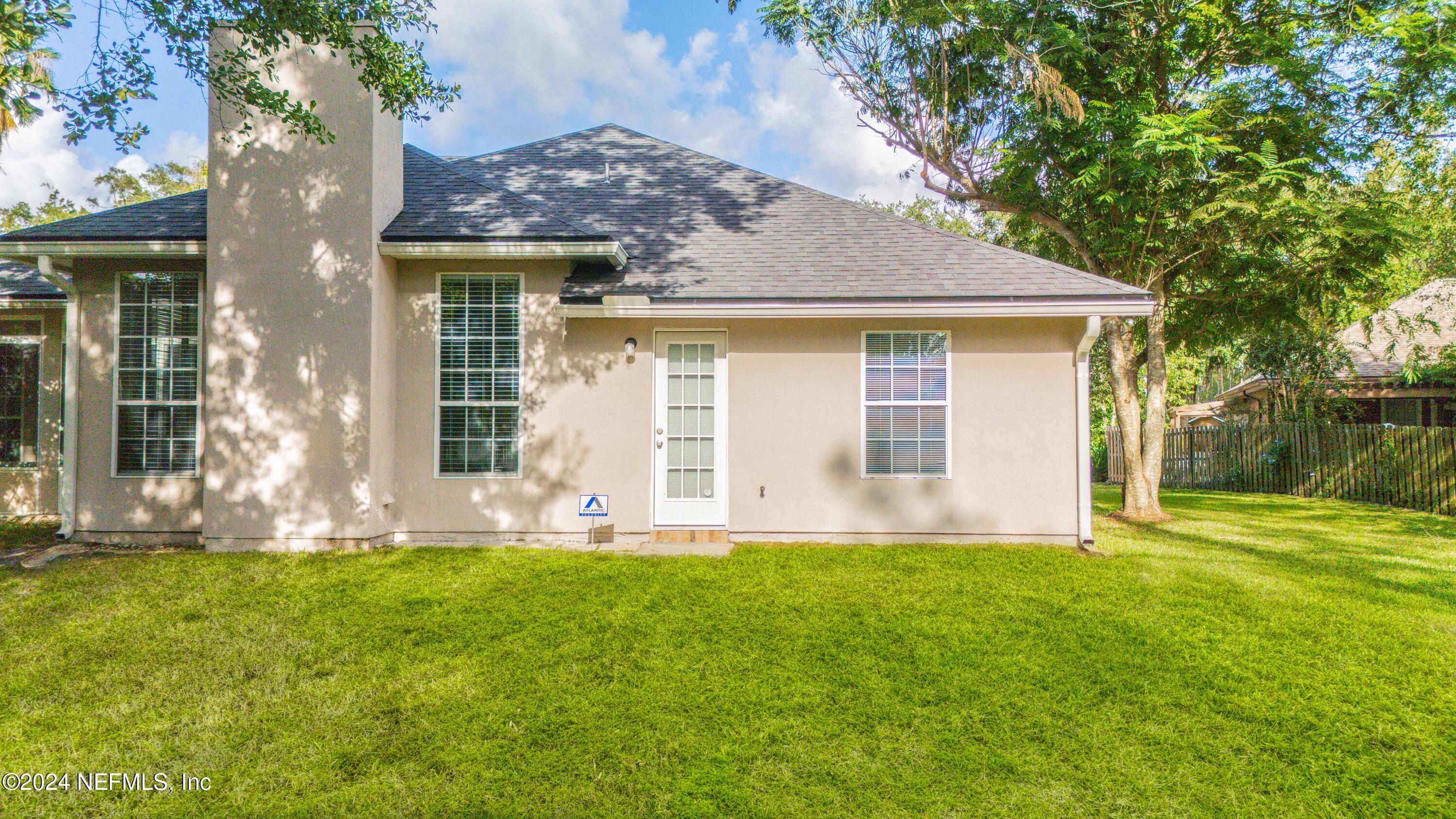 2802 Hidden Stagecoach Road Jacksonville, FL 32223 - Photo 40 of 42 Exterior back of house 2