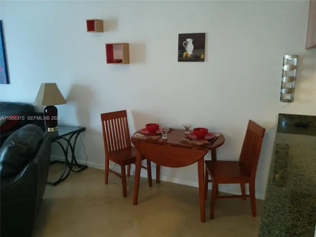 $3,000 | 1200 Brickell Bay Drive, Unit 1612, Miami, FL 33131