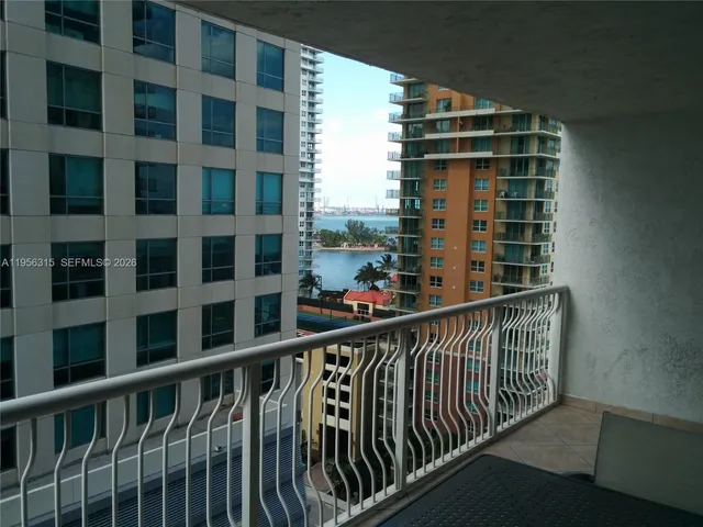 $3,000 | 1200 Brickell Bay Drive, Unit 1612, Miami, FL 33131