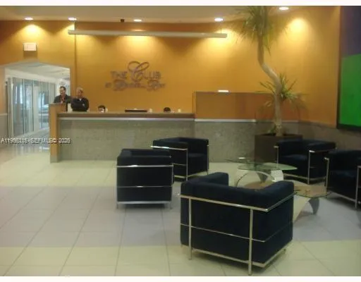 $3,000 | 1200 Brickell Bay Drive, Unit 1612, Miami, FL 33131