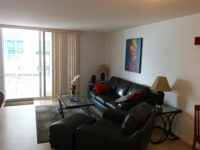 $3,000 | 1200 Brickell Bay Drive, Unit 1612, Miami, FL 33131