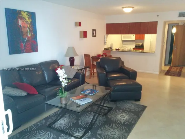 $3,000 | 1200 Brickell Bay Drive, Unit 1612, Miami, FL 33131