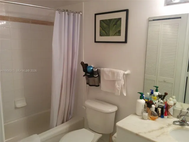 $3,000 | 1200 Brickell Bay Drive, Unit 1612, Miami, FL 33131