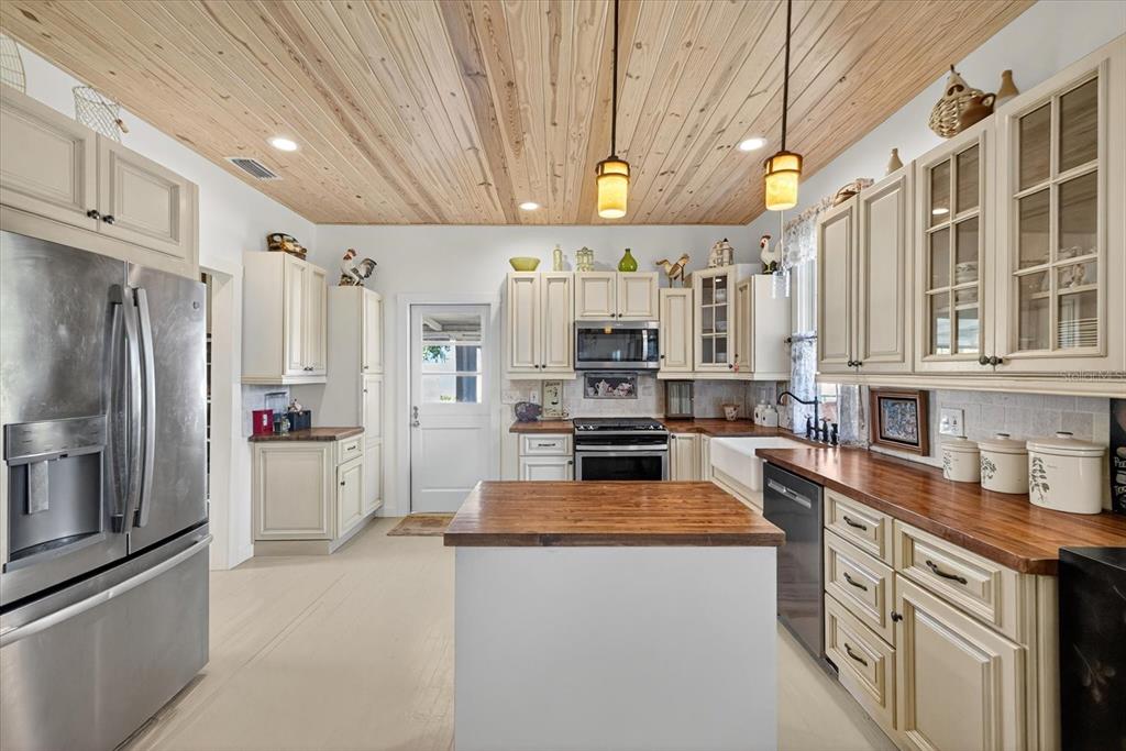 6207 Main Street New Port Richey, FL 34653 - Photo 16 of 43