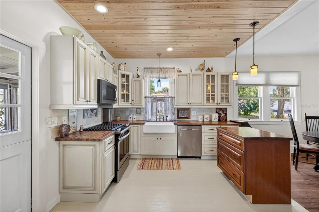 6207 Main Street New Port Richey, FL 34653 - Photo 18 of 43