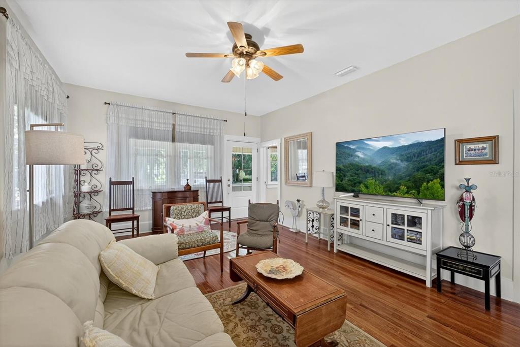 6207 Main Street New Port Richey, FL 34653 - Photo 10 of 43